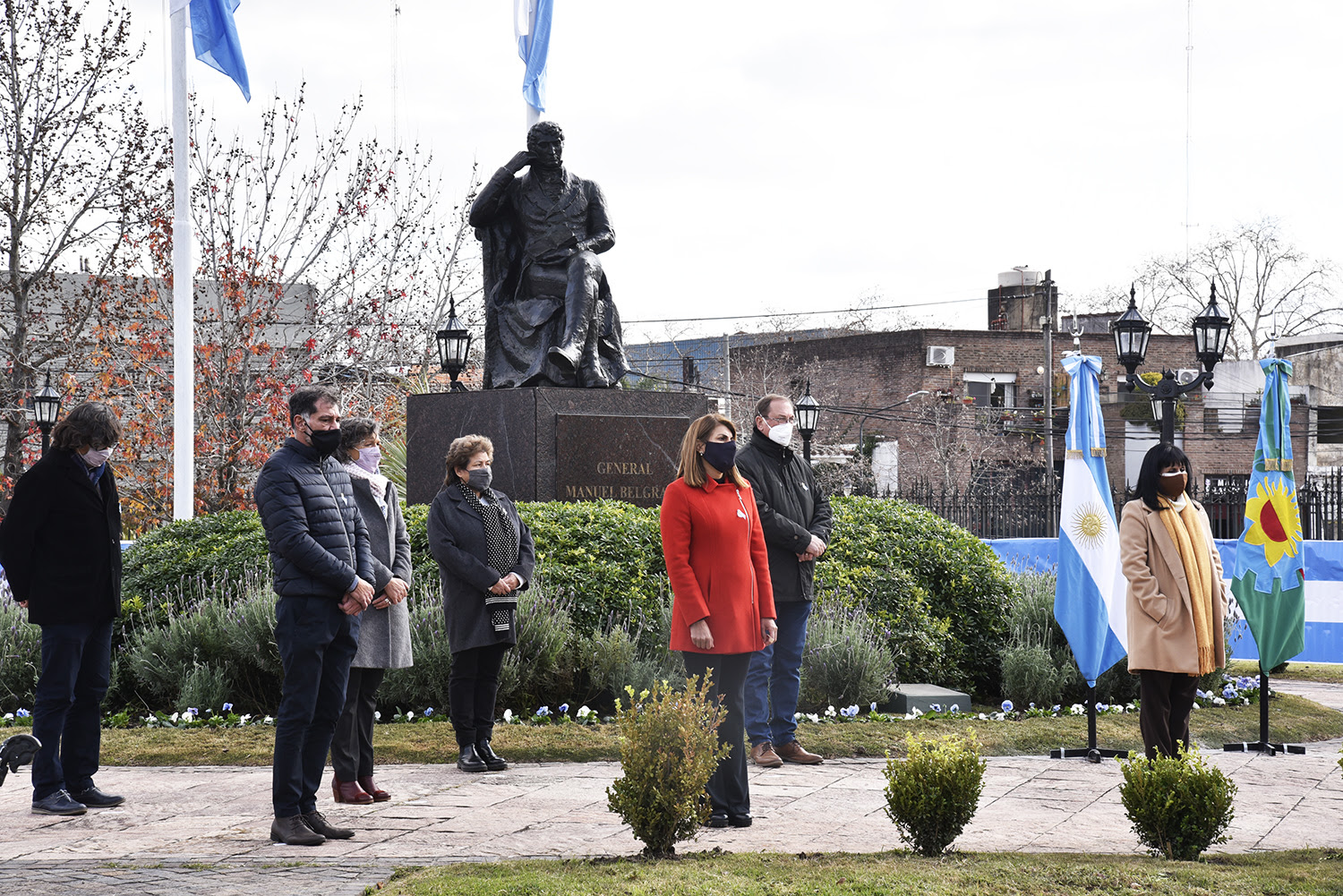 Julio y Gisela Zamora acompañaron a estudiantes de Tigre en la promesa virtual a la Bandera Nacional