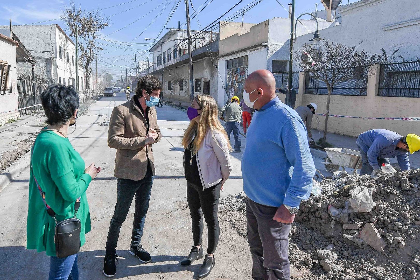 Juan Andreotti supervisó la obra de repavimentación de la calle Rivadavia