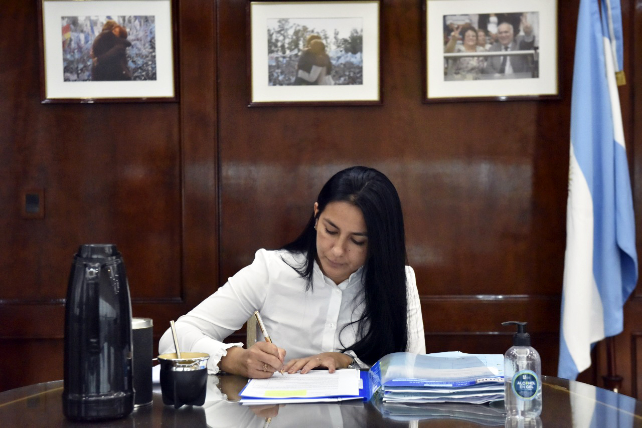 Noe Correa decretó un importante aumento salarial y bono extraordinario 
