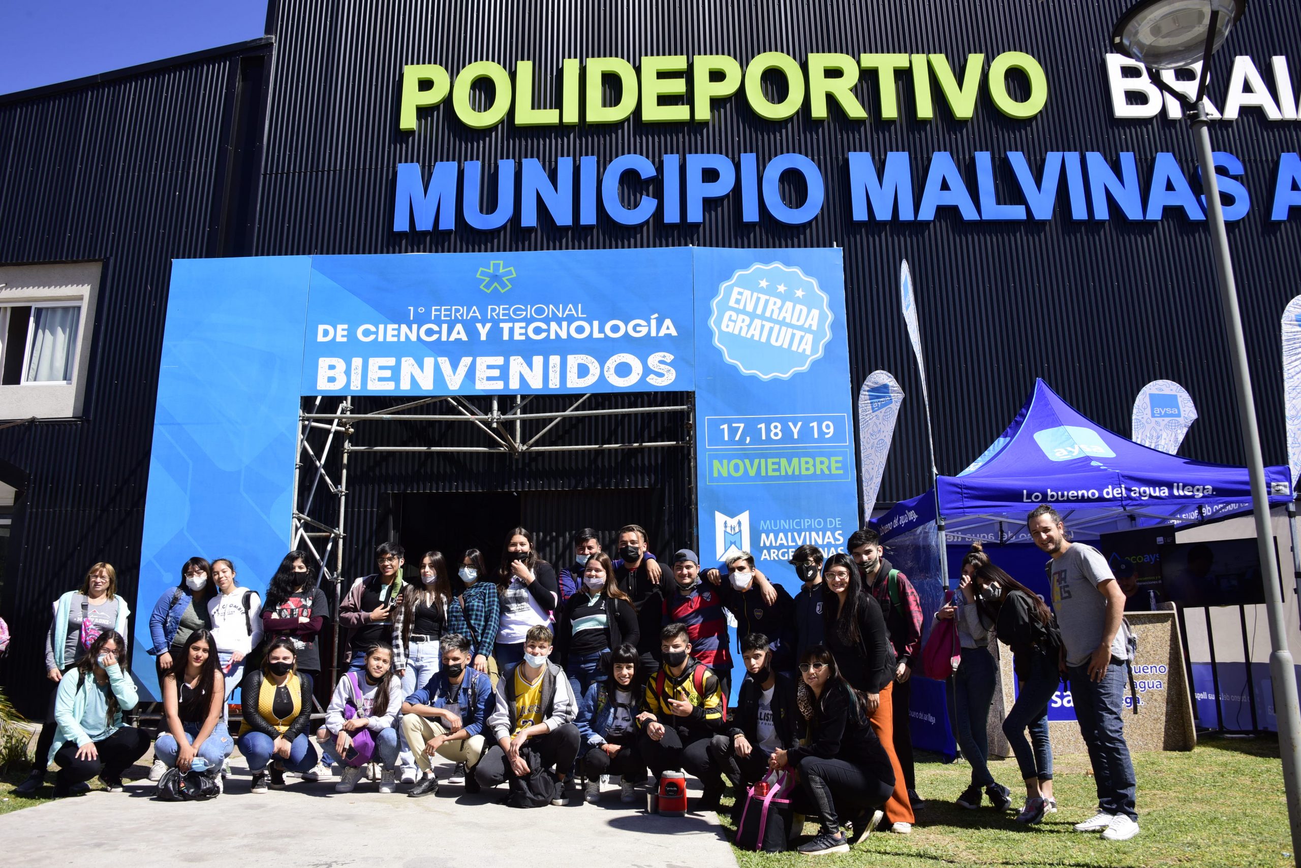 Noe Correa visitó la 1° Feria Regional de Ciencia y Tecnología de Malvinas Argentinas 