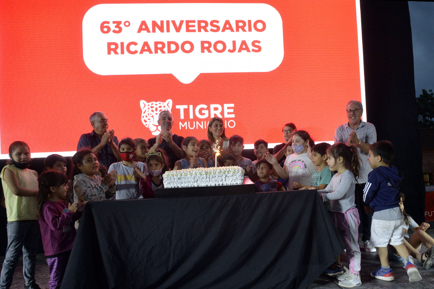 Ricardo Rojas celebró su 63° aniversario con música, baile y mucho entretenimiento