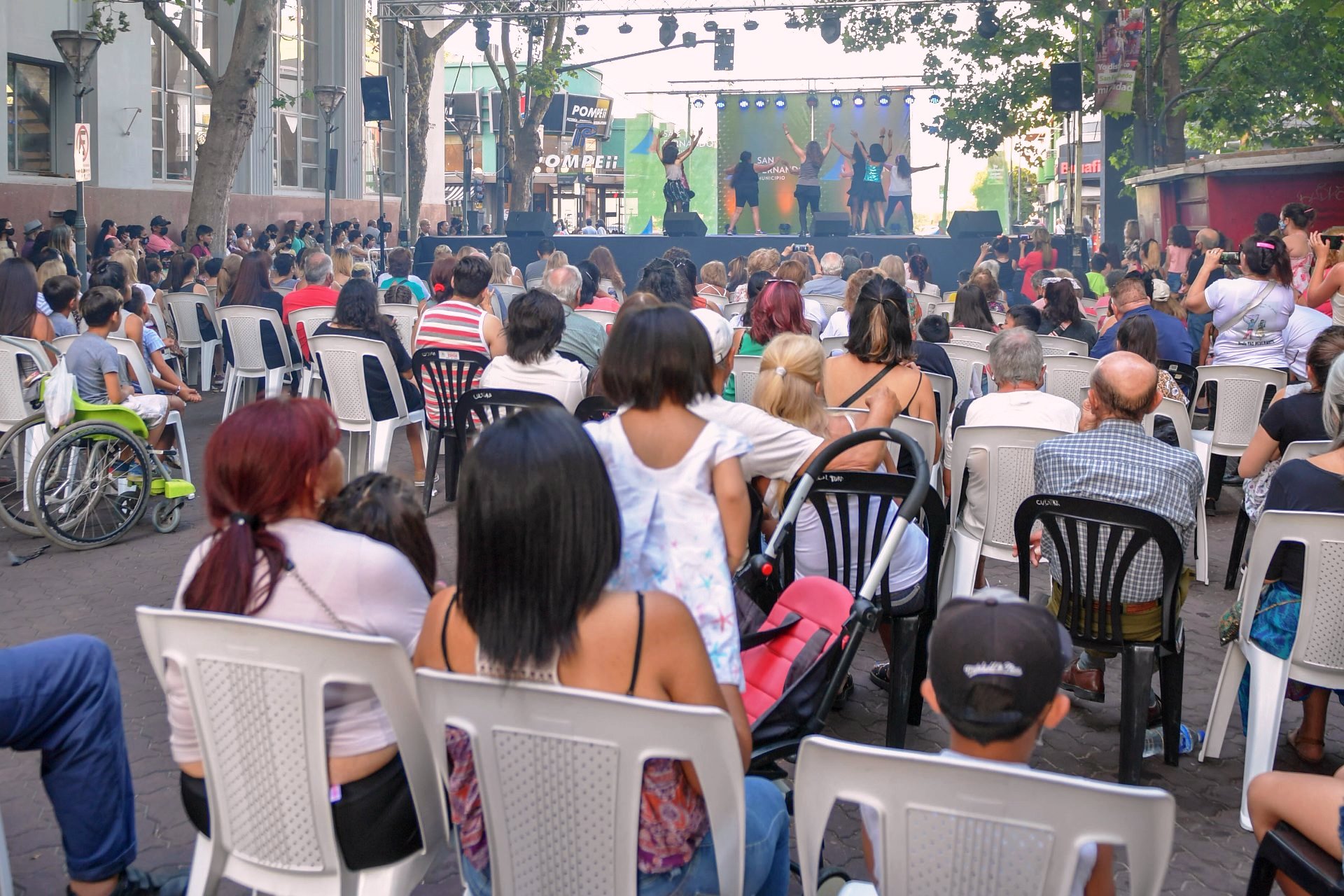 Con gran convocatoria, se realizó la Expo Talleres Culturales 2021 en la Plaza Mitre de San Fernando 