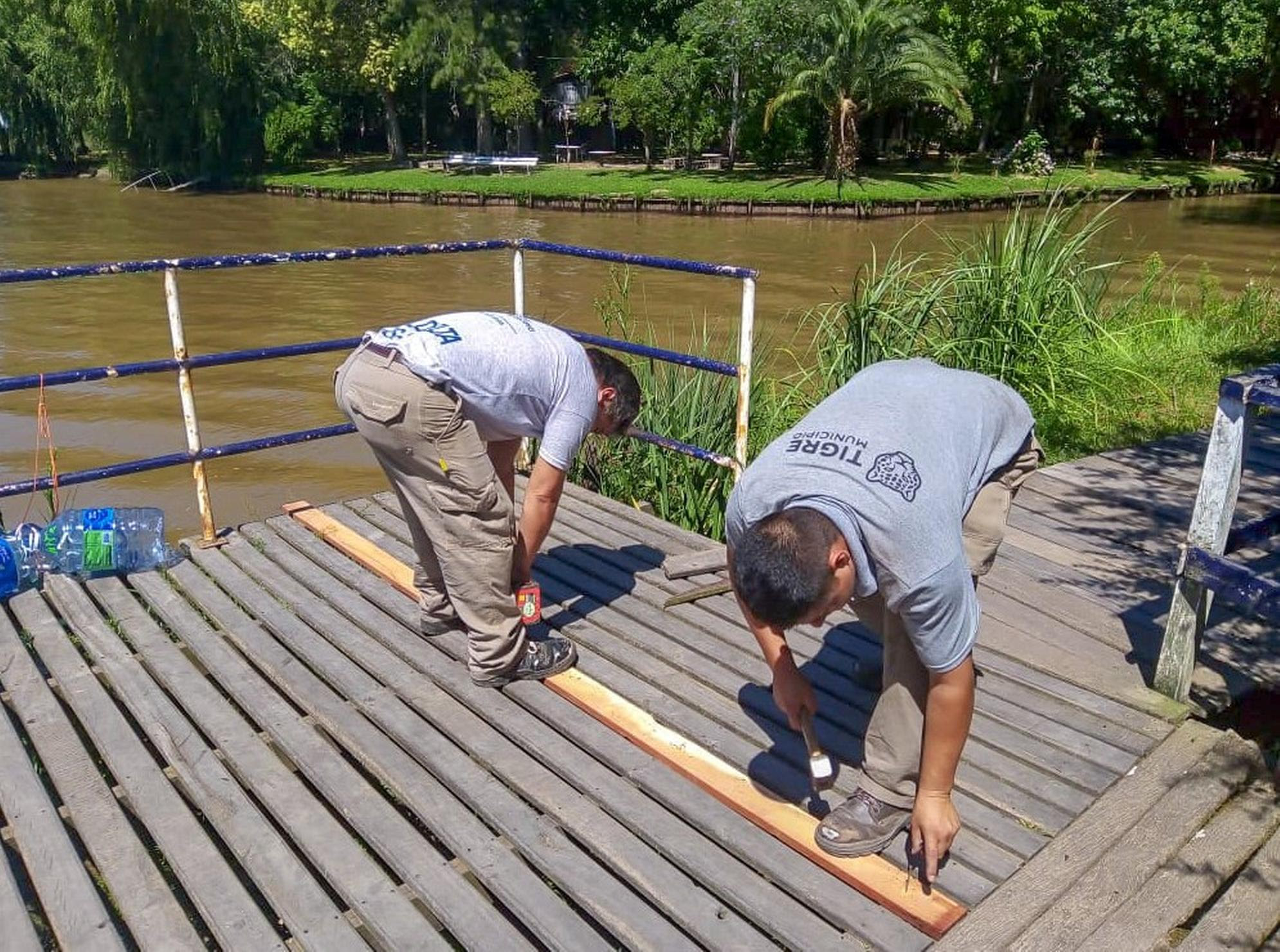 El Municipio realizó tareas de mantenimiento en muelles del Delta de Tigre
