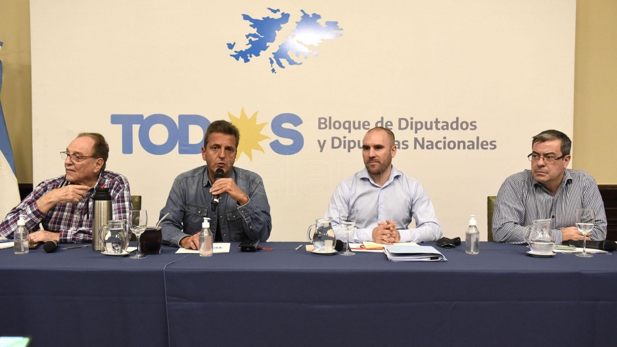 Guzmán y Manzur asisten a Diputados para exponer sobre el acuerdo con el FMI