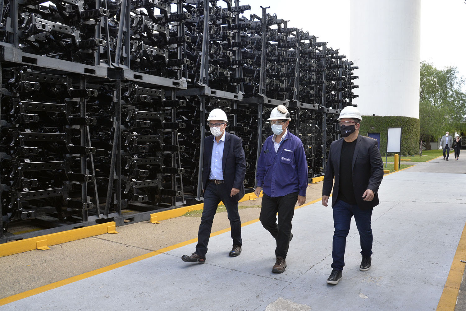 Julio Zamora visitó la empresa Metalsa en El Talar