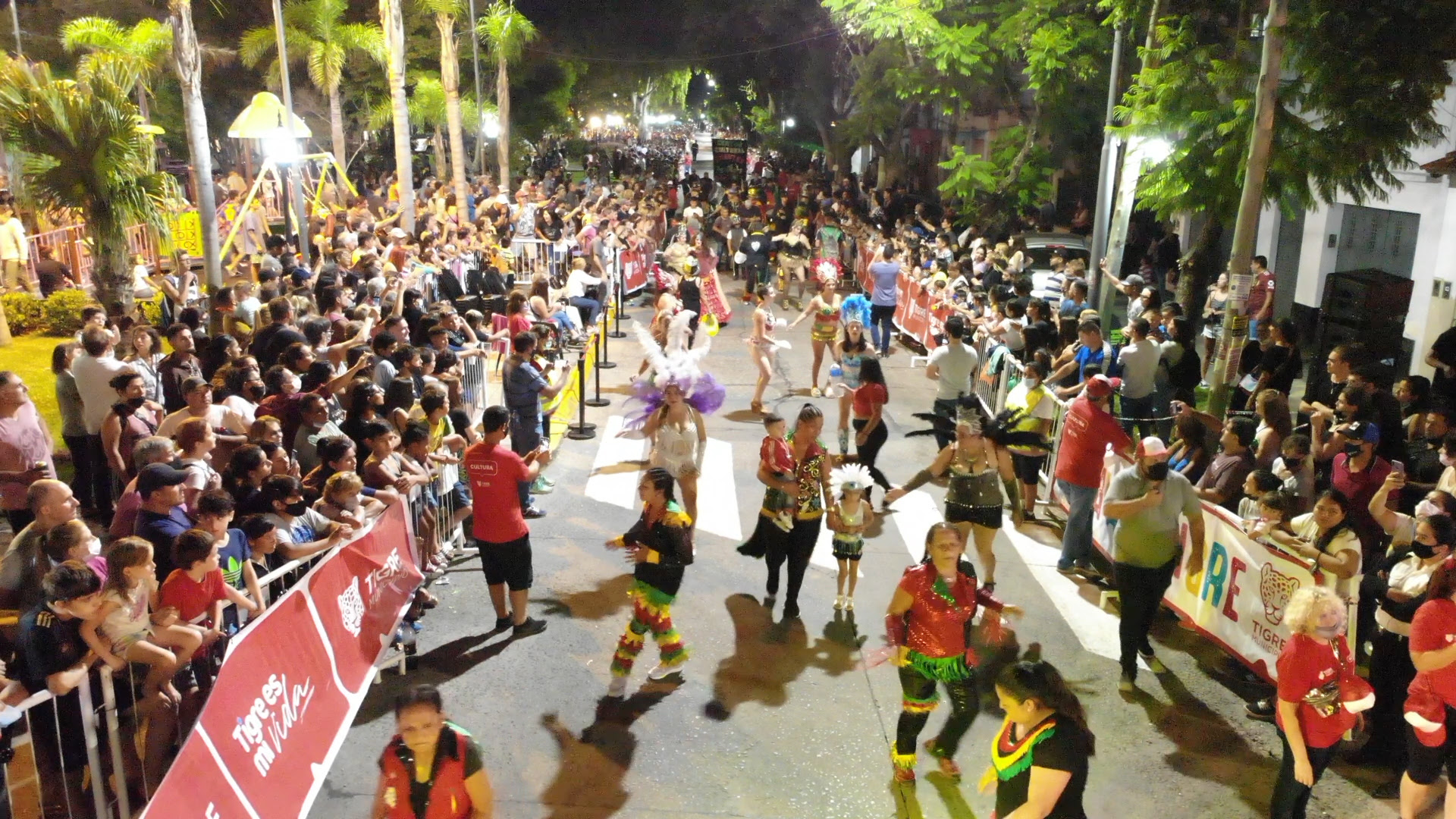 Benavídez y el Puerto de Frutos vibraron a puro ritmo y fiesta en la segunda noche de los Carnavales del Municipio de Tigre