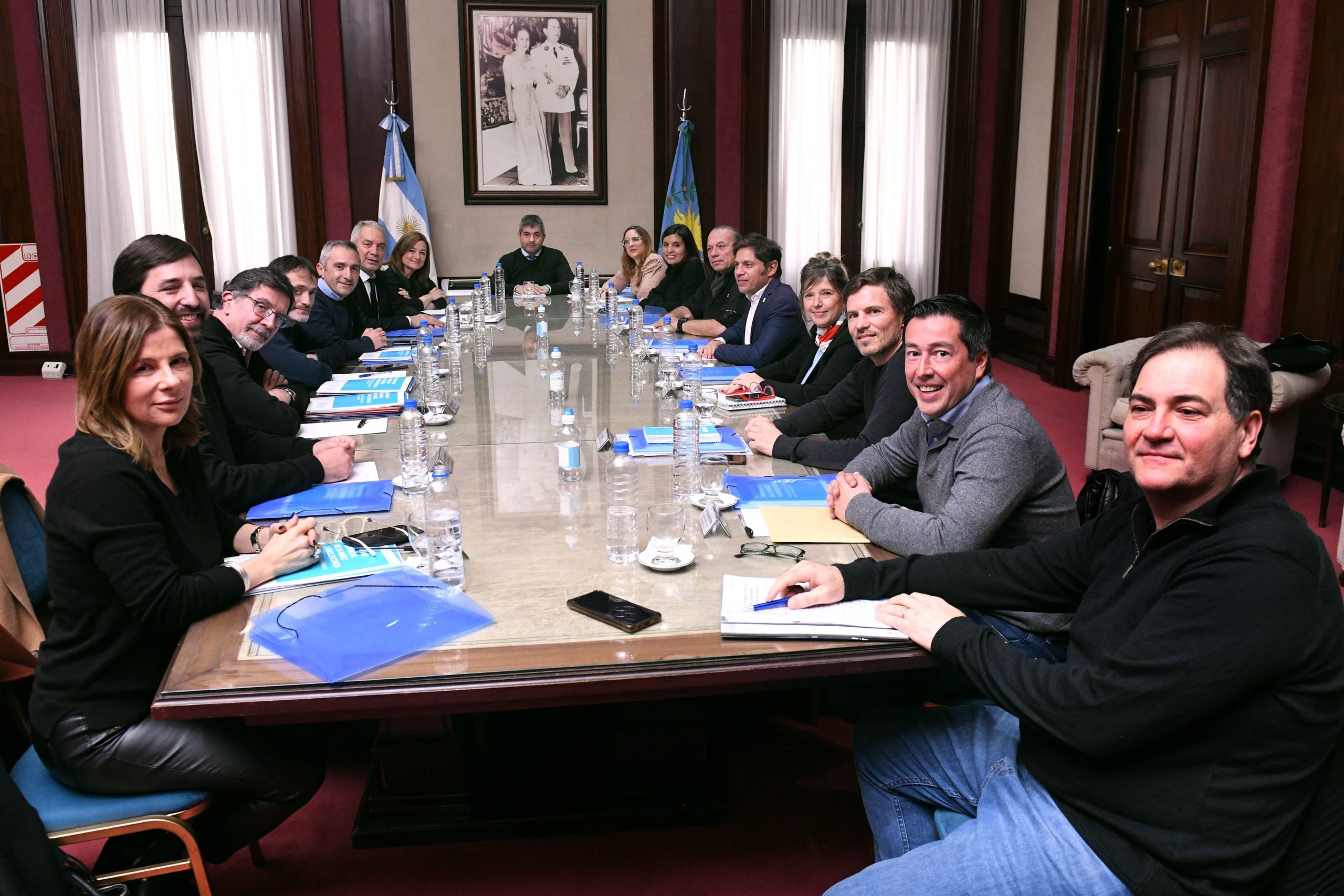 Kicillof encabezó la primera reunión de la Comisión Interministerial de Niñez y Adolescencia 